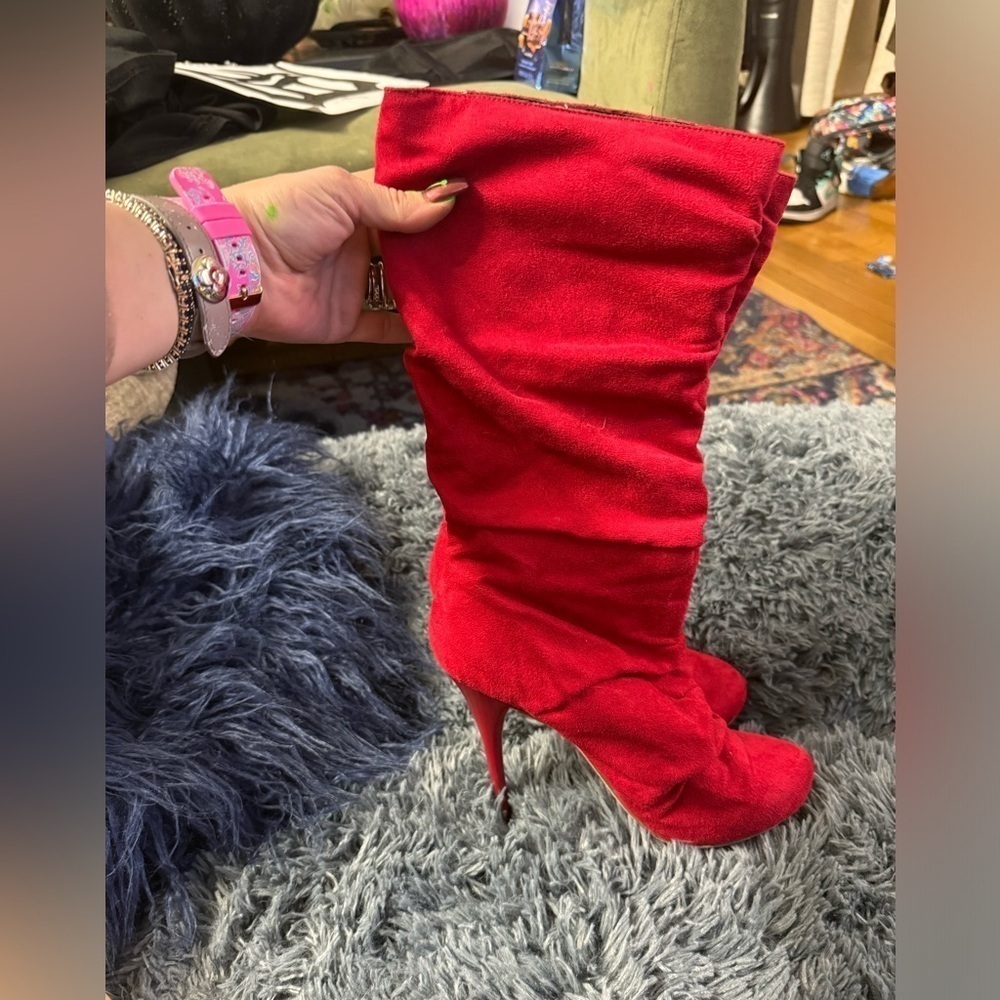 Red heeled knee high boos slouchy super cute 7 1/2